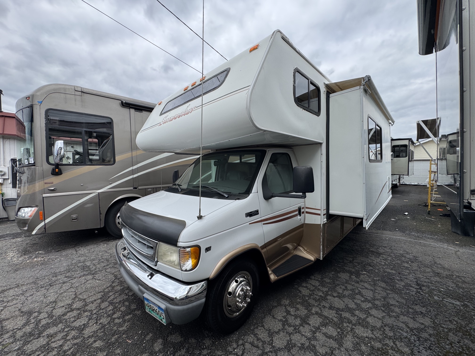 1999 Forest River Sunseeker 305S featured photo