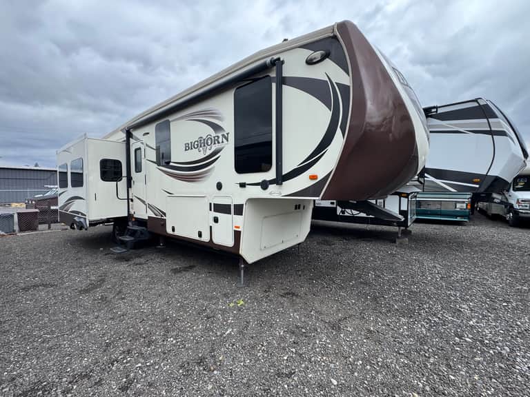 2015 Heartland Bighorn 3010RE featured photo